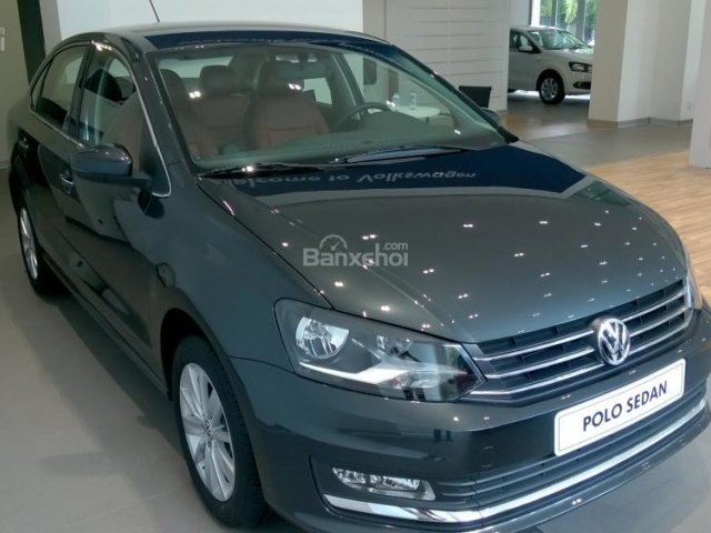 Bán xe nhập Volkswagen Polo Sedan 1.6l GP, màu xanh, cam kết giá tốt nhất. LH Hương 0902608293