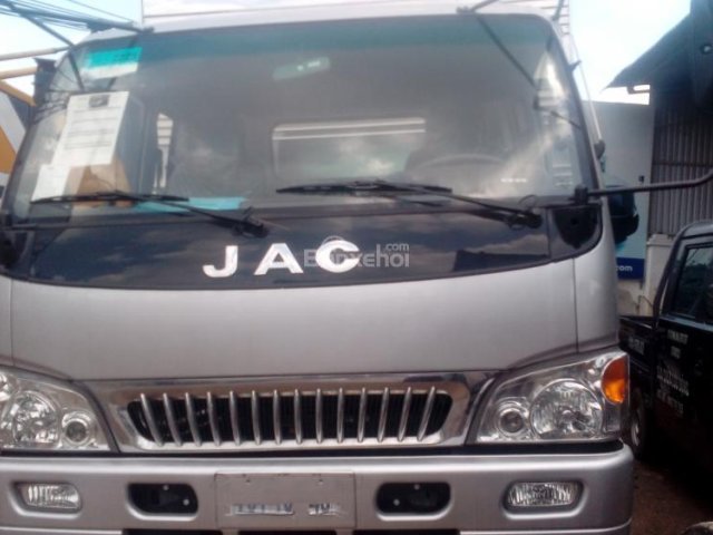 Bán xe JAC HFC 1383K sản xuất 2016, màu xám, 600 triệu