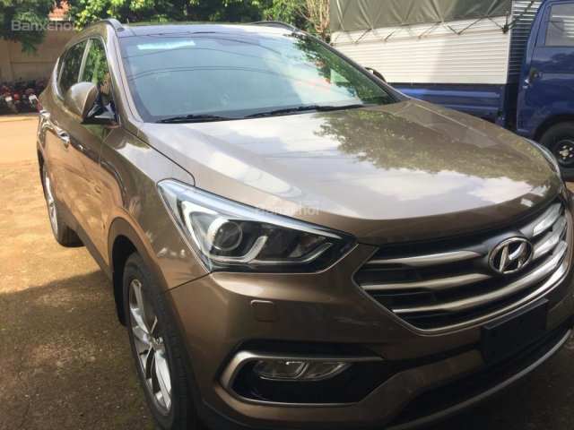 Cần bán Hyundai Santa Fe năm 2018 màu nâu, hỗ trợ vay vốn 80%, KM lớn 230.000.000đ. Hotline 0948945599 - 0935904141