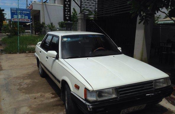 Bán ô tô Toyota Camry năm 1986, màu trắng
