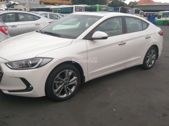 Bán xe Hyundai Elantra đời 2016, màu cát, xanh đá, đen trắng, xe có sẵn giao ngay, LH - 0938 107 556