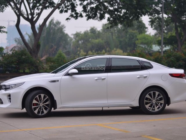 Kia Optima 2017 2.4GT line: Mạnh mẽ, thể thao, lịch lãm và an toàn vượt trội trong phân khúc