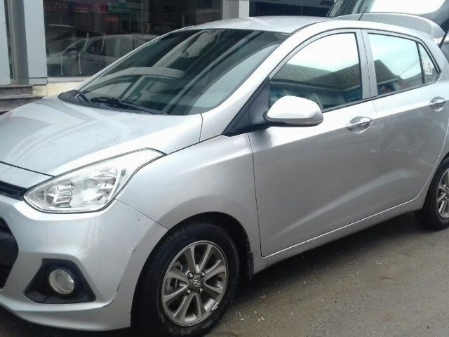 Cần bán xe Hyundai i10 đời 2014, màu bạc