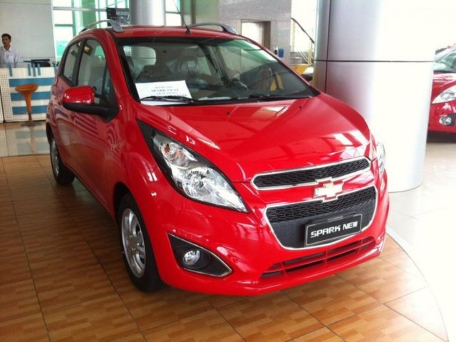 Bán xe Chevrolet Spark 1.2 LT đời 2016, màu đỏ, nhập khẩu 