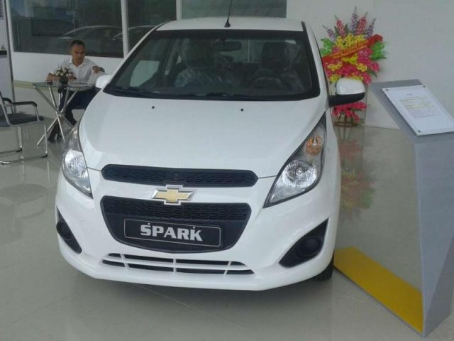 Cần bán Chevrolet Spark Duo 1.2L đời 2016, màu trắng