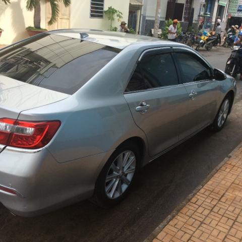 Bán ô tô Toyota Camry 2.5 G năm 2013, màu bạc