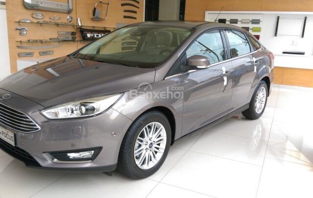 Ford Focus Titanium Ecoboost 4 cửa, giá tốt nhất