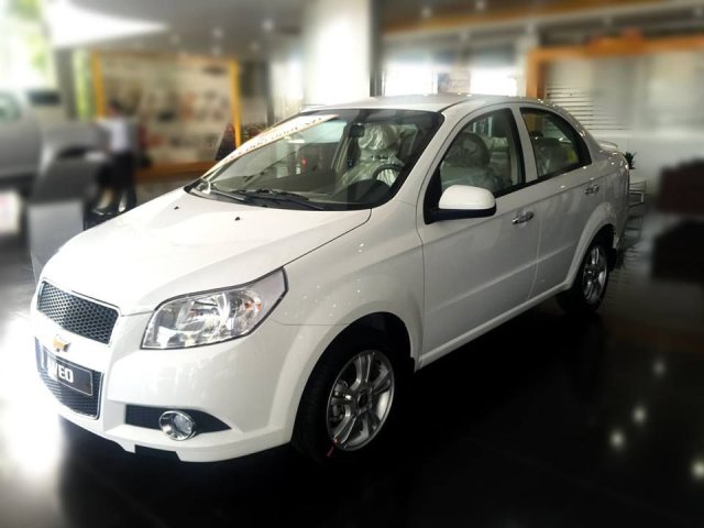 Bán ô tô Chevrolet Aveo 1.5LT 2016, màu trắng, nhập khẩu