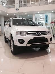 Mitsubishi Pajero đời 2017 màu trắng, xe chính hãng