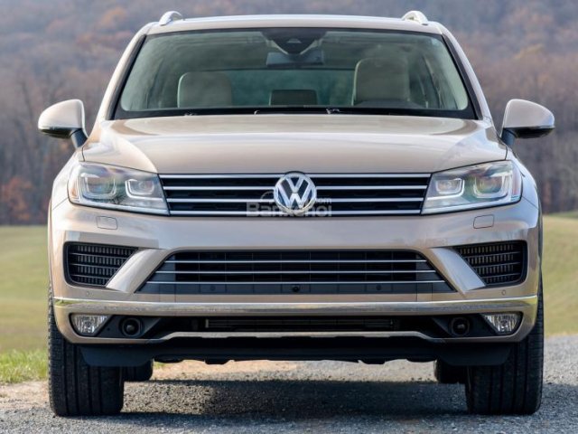 Bán ô tô Volkswagen Touareg GP đời 2016, màu ghi vàng, xe nhập