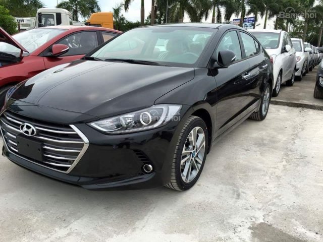 Hyundai Elantra xe mới 100% hỗ trợ ngân hàng 80%, chi 200tr nhận xe ngay