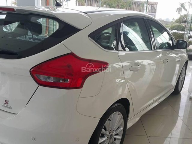 Ford Focus Titanium, chiếc xe đáng mua nhất phân khúc, giá rẻ nhất, LH 0913929258