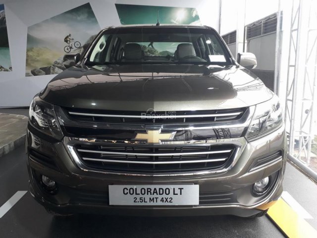 Chevrolet Colorado mới số sàn, giá sập sàn khi gọi, hỗ trợ trả góp vay đến 90%