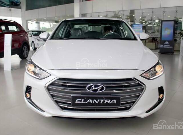 Bán xe Hyundai Elantra đời 2018 tại Hyundai Đắk Lắk, hỗ trợ vay vốn 80% giá trị xe, hotline 0935904141- 0948945599