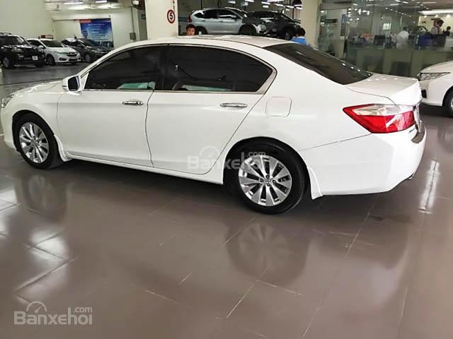 Cần bán lại xe Honda Accord 2.4 sản xuất 2015, màu trắng, nhập khẩu nguyên chiếc