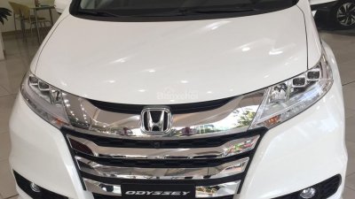 Cần bán Honda Odyssey 2.4 đời 2017, màu trắng, nhập khẩu chính hãng