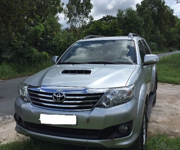 Bán xe cũ Toyota Fortuner đời 2013, màu bạc chính chủ, giá chỉ 865 triệu