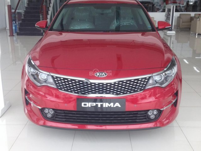 Cần bán xe Kia Optima 2.0 AT đời 2017, màu đỏ