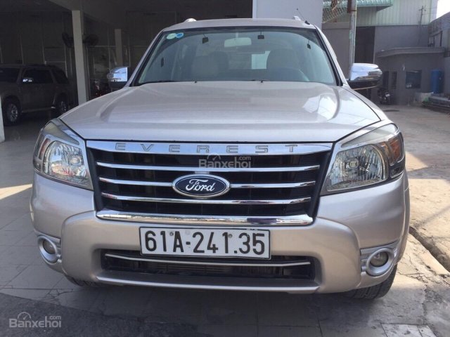 Bán Ford Everest Limited 2.2AT đời 2010, màu vàng ghi