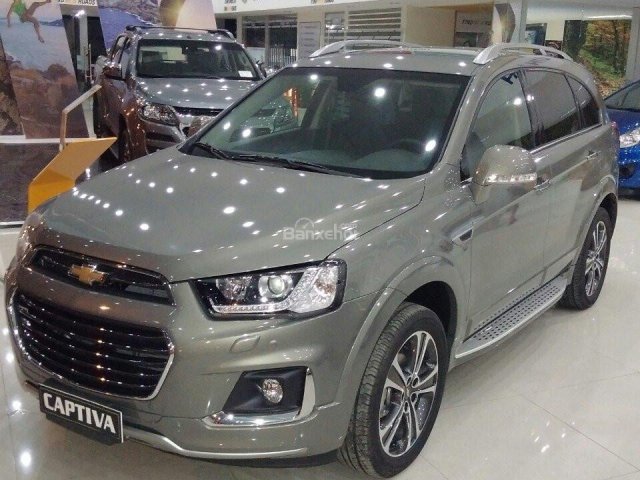 Cần bán Chevrolet Captiva LTZ 2.4 mẫu mới, 250 triệu xe giao ngay, LH 0934022388