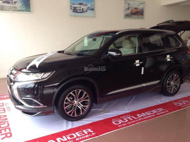 Bán Mitsubishi Outlander 2.4 CVT 2018, màu đen, KM tốt, trả góp, giao ngay, giá 1 tỷ 048tr. LH 091137334