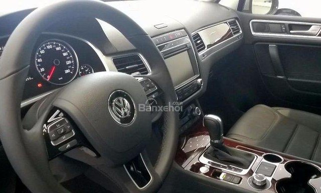 Bán xe Volkswagen Touareg GP năm 2016, nhập khẩu