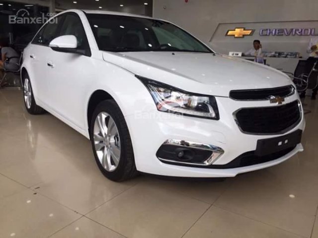 Bán xe Chevrolet Cruze LTZ mới đời 2017, màu trắng, giá hấp dẫn