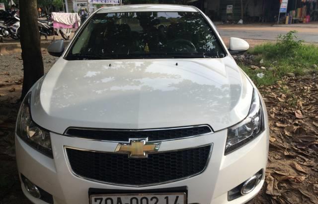 Chính chủ bán ô tô Chevrolet Cruze năm 2011, màu trắng