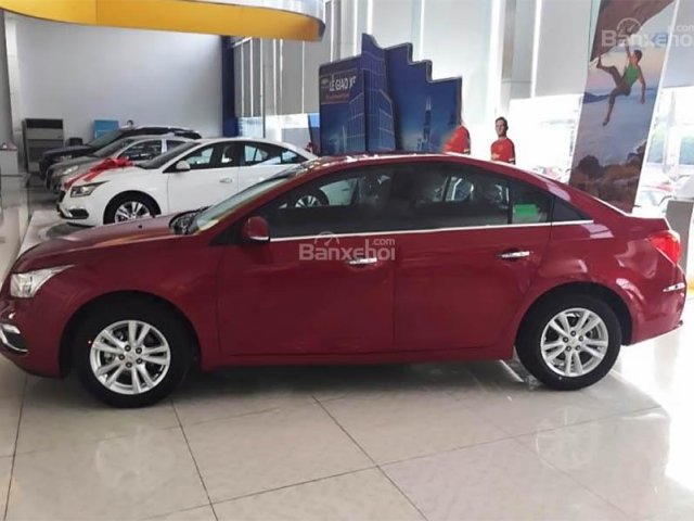 Bán Chevrolet Cruze LT 1.6MT 2016, màu đỏ 