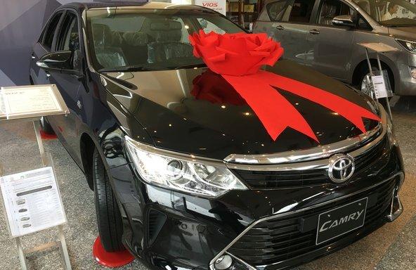 Bán ô tô Toyota Camry 2.5 Q đời 2016, màu đen, xe nhập