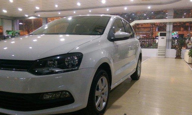 Bán Volkswagen Polo AT đời 2016, màu trắng, nhập khẩu chính hãng