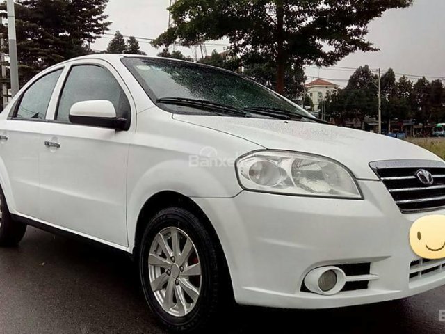 Xe Daewoo Gentra sx đời 2008, màu trắng