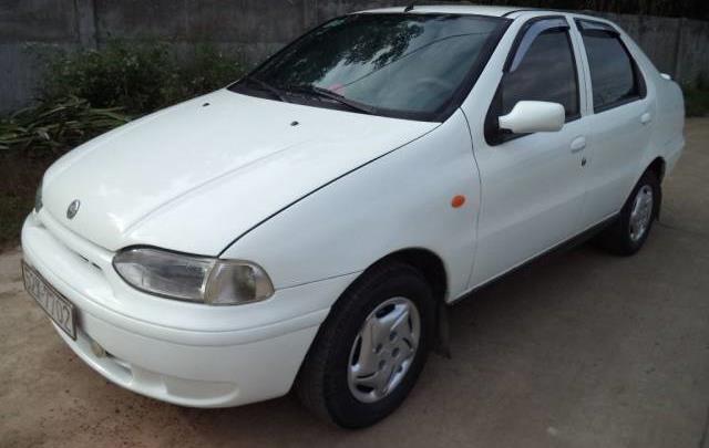 Cần bán gấp Fiat Siena ELX đời 2004, màu trắng