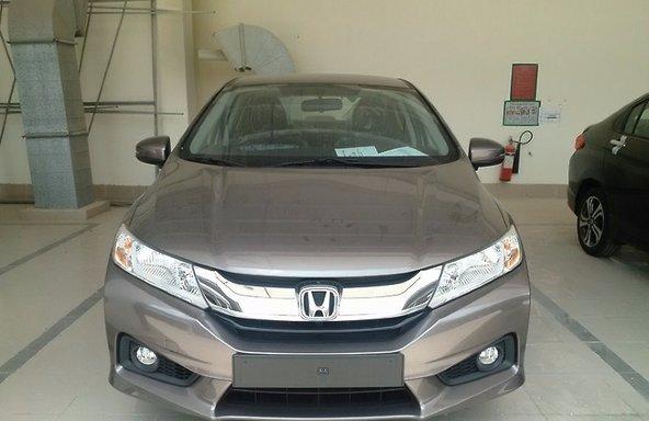 Cần bán lại xe Honda City 1.5 CVT đời 2015, màu nâu giá cạnh tranh