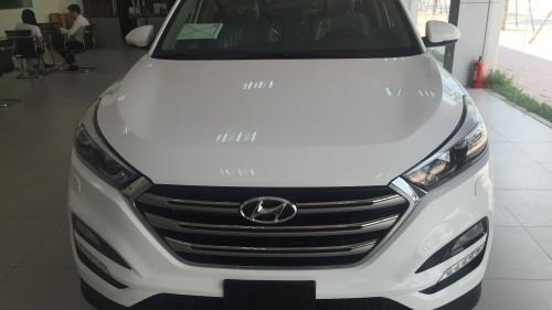 Bán ô tô Hyundai Tucson 2.0 AT đời 2016, màu trắng, nhập khẩu