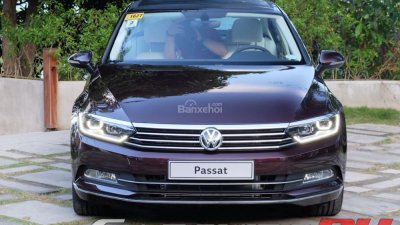 Dòng Sedan nhập Đức Volkswagen Passat 1.8l GP , màu đỏ mận, tặng 149 triệu tiền mặt, LH Hương: 0902.608.293