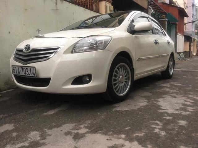 Cần bán gấp Toyota Yaris đời 2008, màu trắng, nhập khẩu số sàn, 400tr