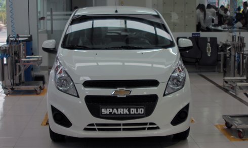 Bán Chevrolet Spark Duo 1.2l đời 2016, màu trắng