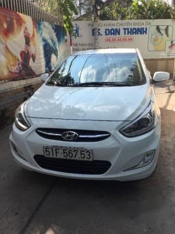 Cần bán lại xe Hyundai Accent đời 2015, màu trắng như mới