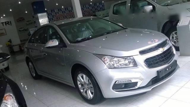 Bán Chevrolet Cruze LT đời 2016, màu bạc