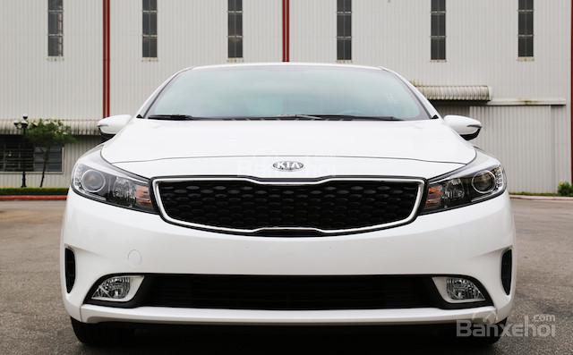 Kia Cerato 1.6 MT dùng để chạy kinh doanh uber grab, hỗ trợ thủ tục trả góp nhanh gọn, lãi suất thấp