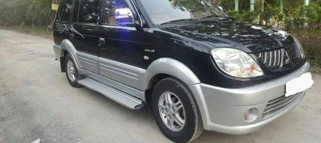 Cần bán Mitsubishi Jolie 2.0MT năm 2004, màu đen xe gia đình 