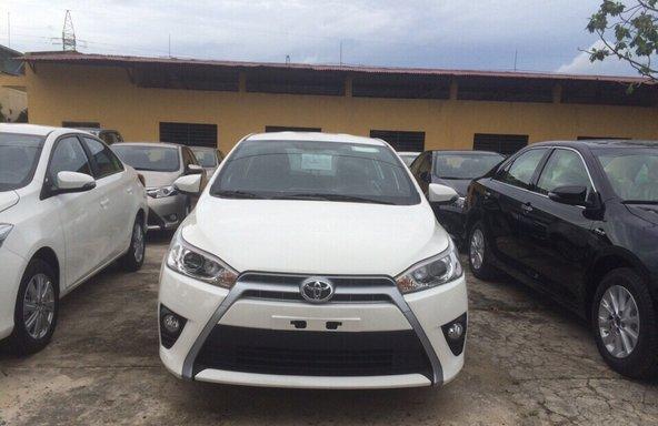 Bán ô tô Toyota Yaris đời 2017, màu trắng