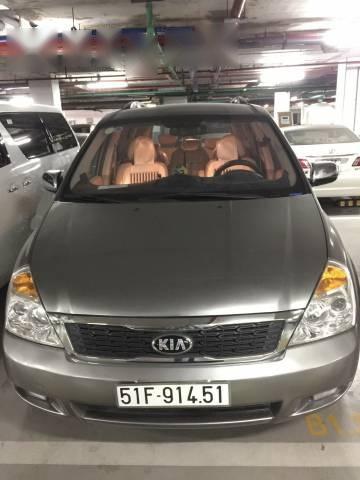 Xe Kia Carnival 2010, màu xám số tự động 