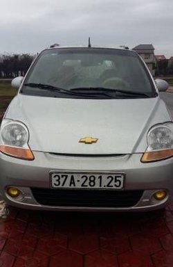 Cần bán xe Chevrolet Spark MT đời 2010, màu bạc số sàn