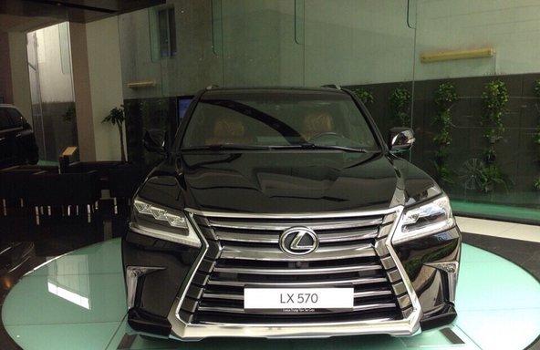 Bán Lexus LX 570 5.7L AT sản xuất 2017, màu đen, nhập khẩu 