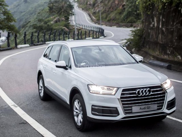 Bán ô tô Audi Q7 2.0 năm 2018 màu trắng, xe nhập