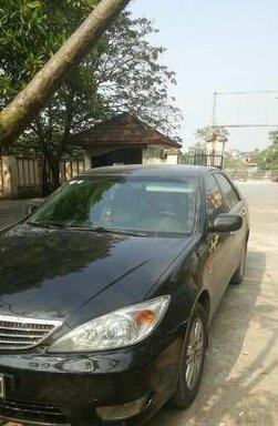 Lên đời bán Toyota Camry AT đời 2006, màu đen số tự động