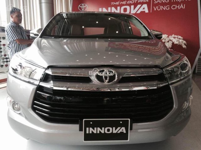 Toyota Innova E 2017, khuyến mãi cực khủng, hỗ trợ vay 85%, bao hồ sơ toàn quốc, có xe giao ngay