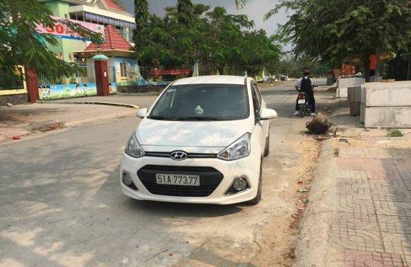 Bán xe giá rẻ Hyundai i10 AT đời 2014, màu trắng